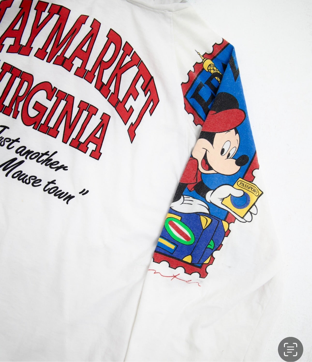 “Tourist” T-Shirt Hoodie